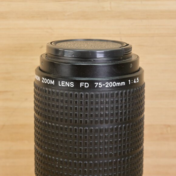 Canon FD 75-200mm f/4.5 / Manual Focus Push-Pull Zoom Lens / FD Mount - Picture 3 of 7